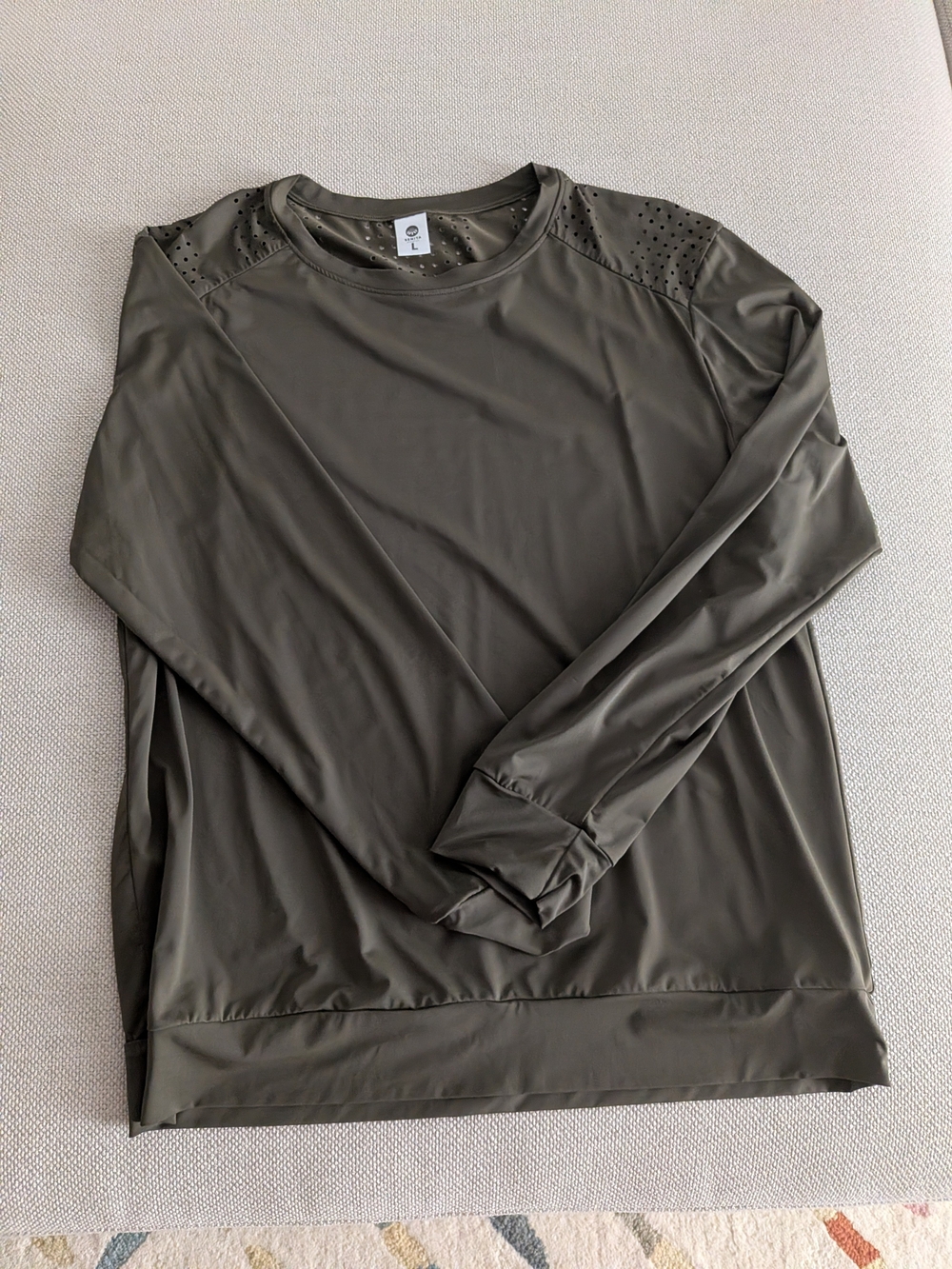 Senit Olive Green Performance Long Sleeve Top